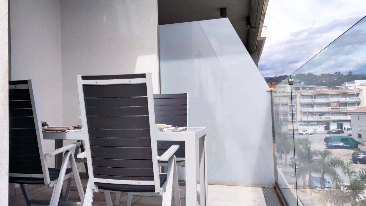 Panorama Beach - Sea Breeze Apartment Torrox Kültér fotó